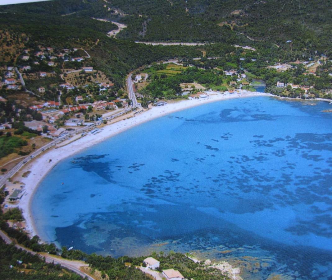 A Rossa Location Apartment